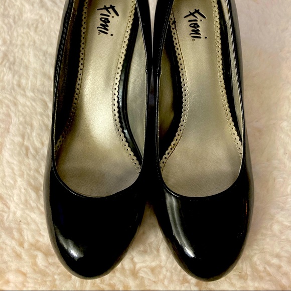 Black by Fioni - Picture 1 of 5